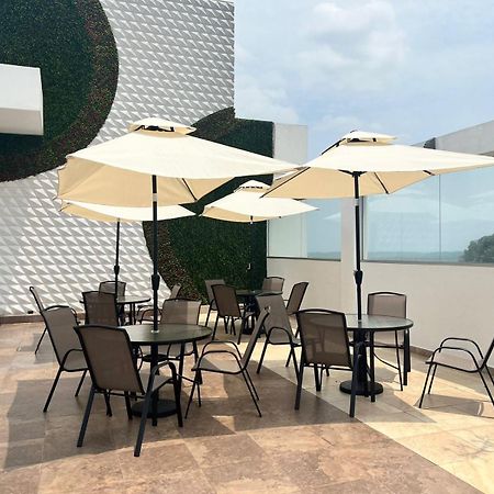 Puerto Santa Ana Suites Guayaquil Exteriör bild