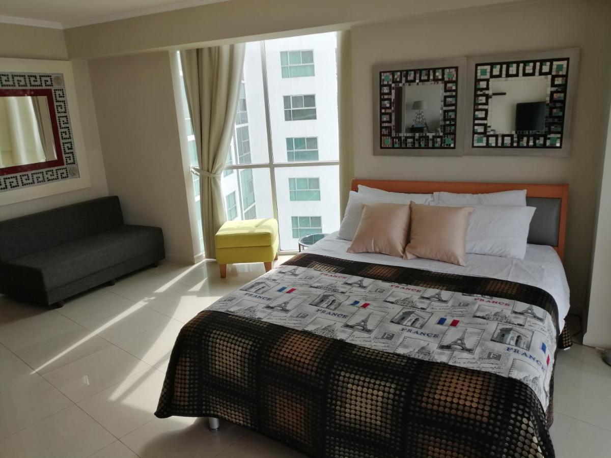 Puerto Santa Ana Suites Guayaquil Exteriör bild