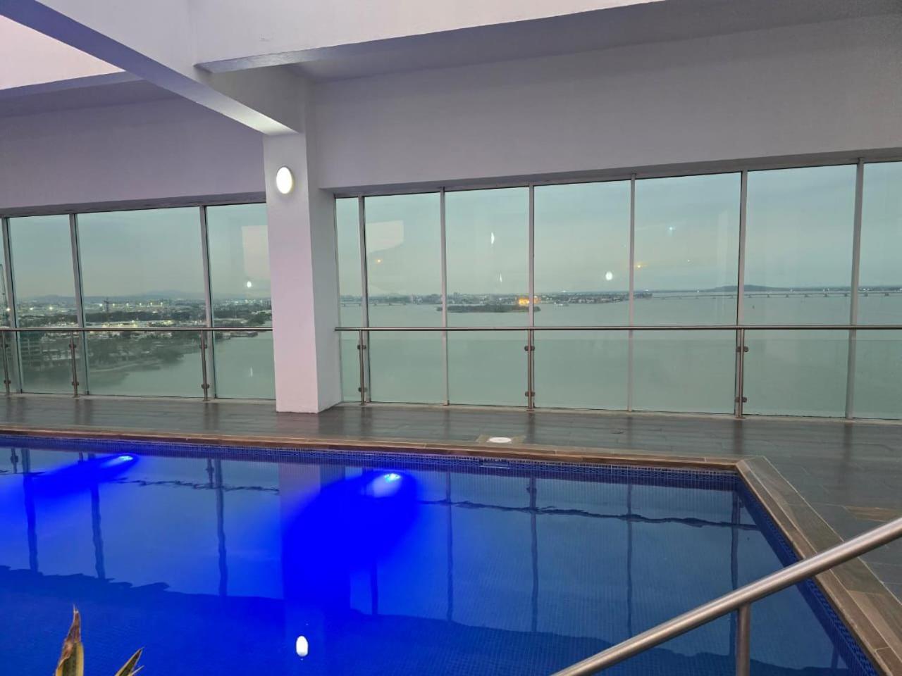 Puerto Santa Ana Suites Guayaquil Exteriör bild